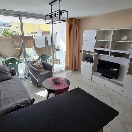 Cozy Very Close To Yumbo Center Playa del Inglés