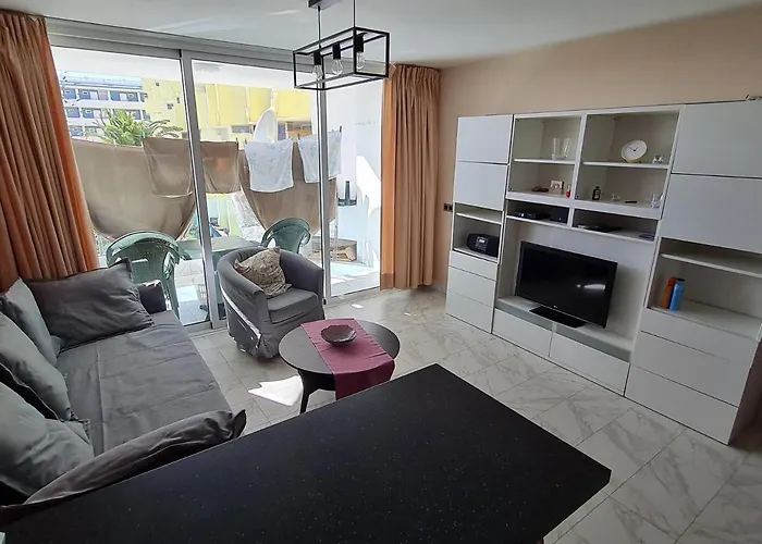 Cozy Very Close To Yumbo Center Playa del Inglés